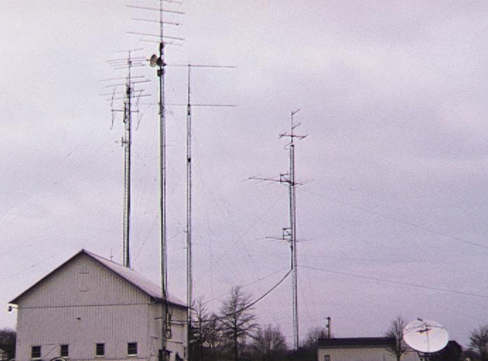 WA8WZG station (1).GIF (209362 bytes)